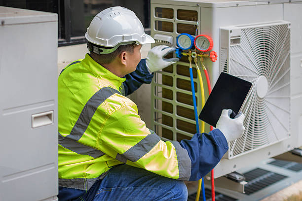 Professional Hvac technician working in Spring Hill, FL